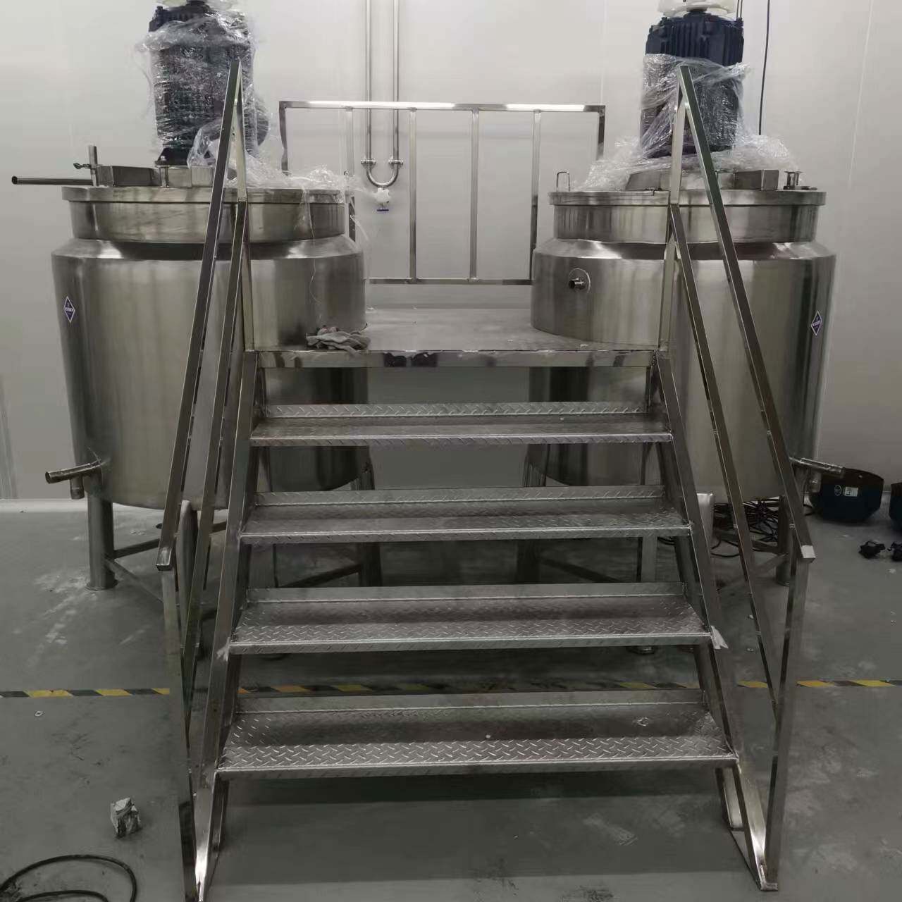 500升不锈钢液体搅拌罐1吨2吨电加热搅拌罐304不锈钢电加热搅拌罐