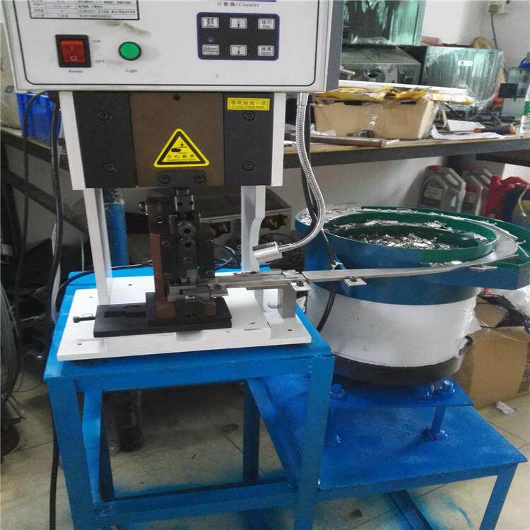 散个端子单个端子自动连续送料压接机AC插片端子带振动盘