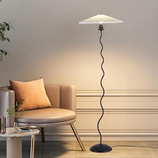 网红落地灯北欧简约后现代伞型立式台灯设计师款高级感卧室客厅灯