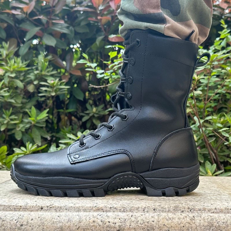 新式高帮战训靴男轻便透气黑色作战靴防刺耐磨飞行靴超轻真皮伞靴