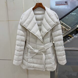 9001欧货翻领轻薄羽绒服女中长款系带收腰90鹅绒减龄保暖外套冬装