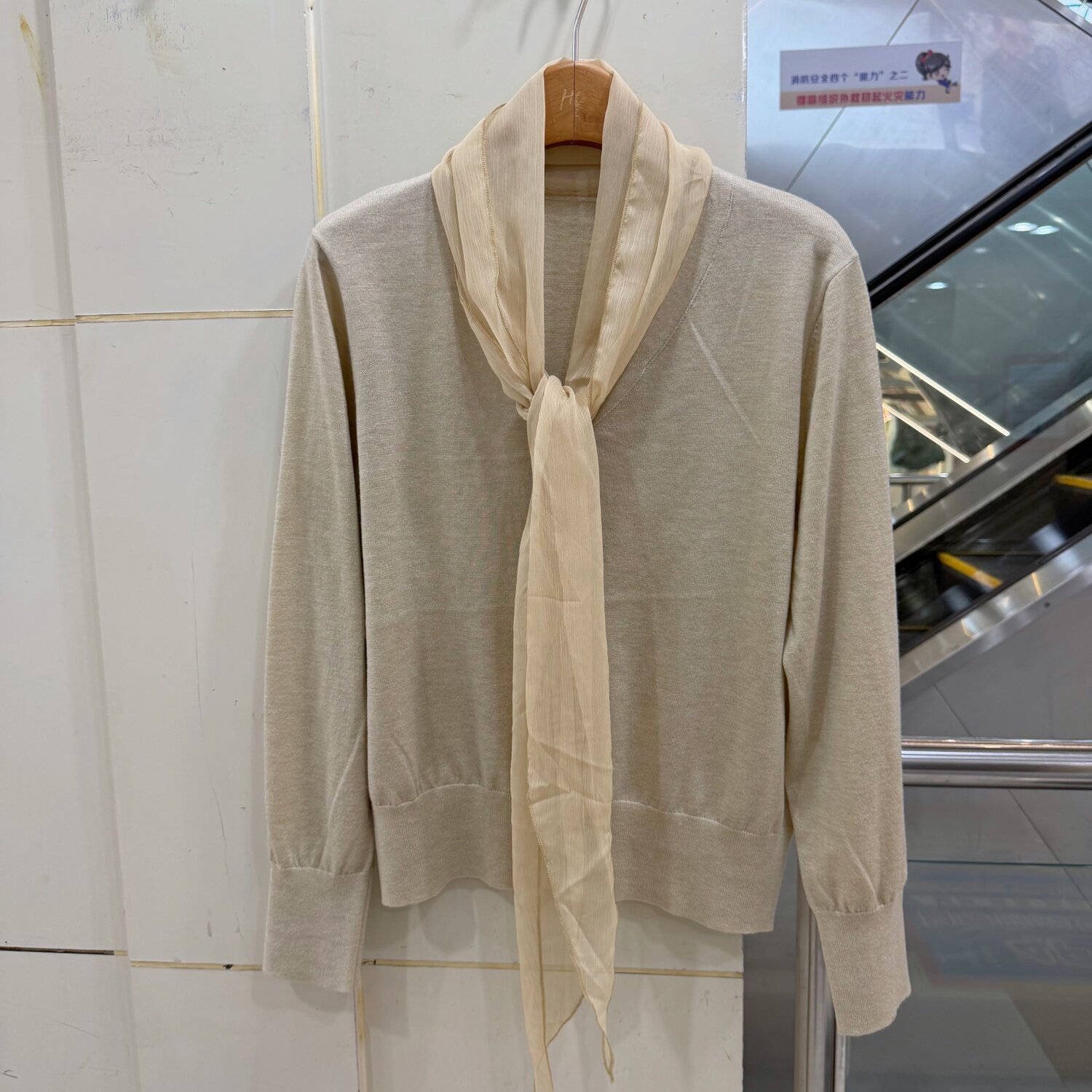 26575欧货法式通勤风V领丝巾装饰针织衫女温柔显瘦设计感羊毛开衫