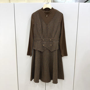 22C023欧洲站2026春时尚 双排扣腰间立领格子假两件减龄显瘦连衣裙