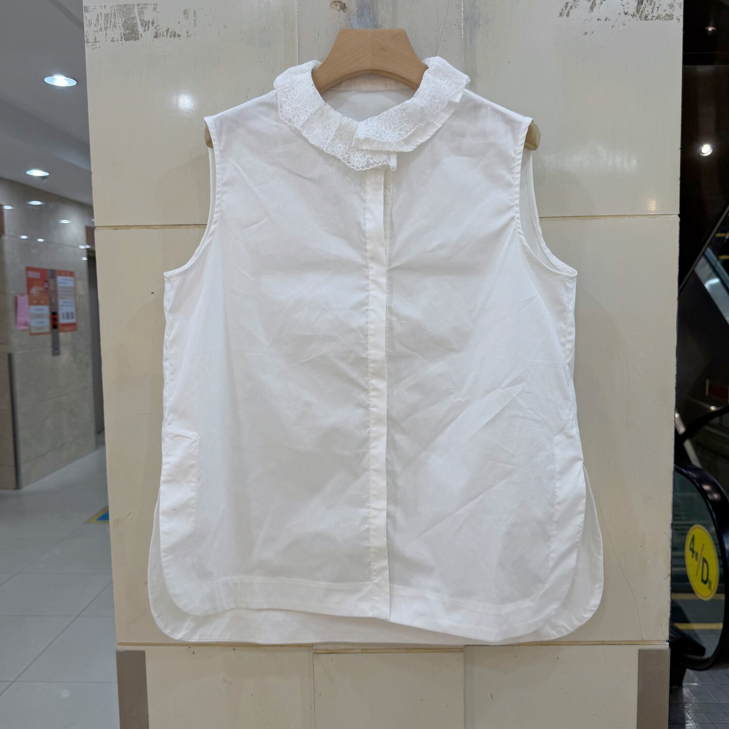 F7631欧货淑女风木耳边领无袖衬衫女宽松百搭显瘦气质简约上衣秋