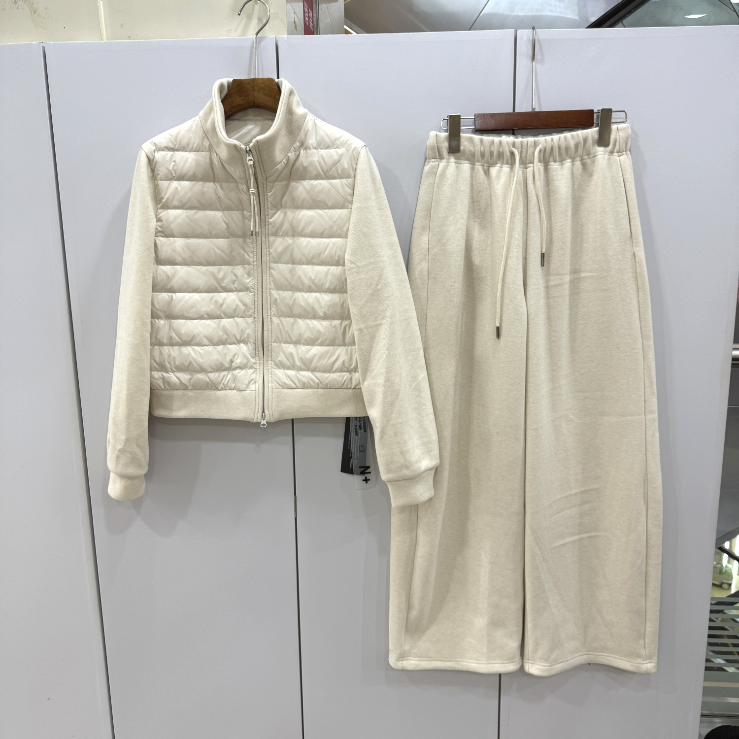 N+ 2933欧洲站25冬加绒拼接袖双拉链立领羽绒服开衫+运动裤两件套