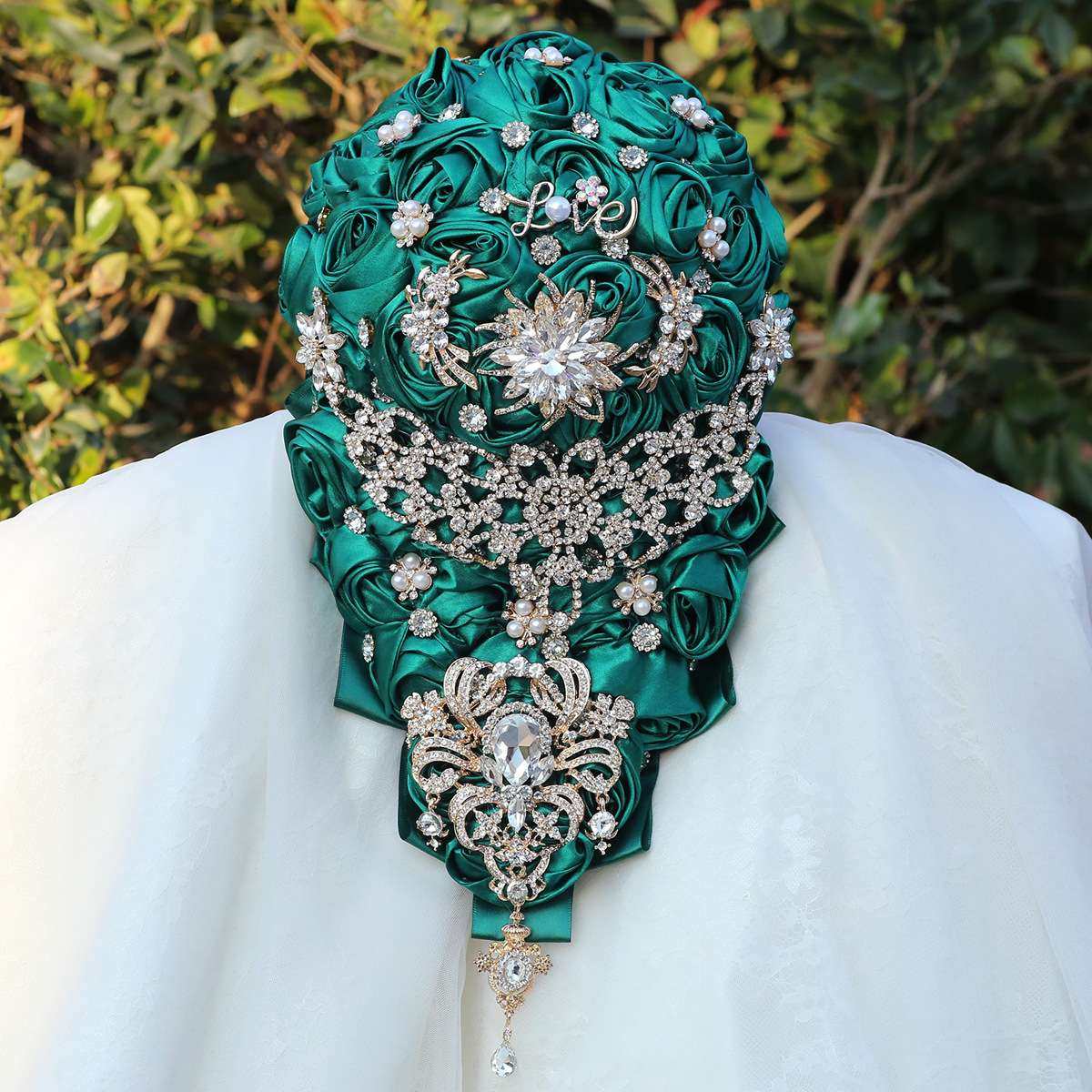 瀑布墨绿新娘结婚缎面手捧花水晶钻石婚庆用品可定 制PB116