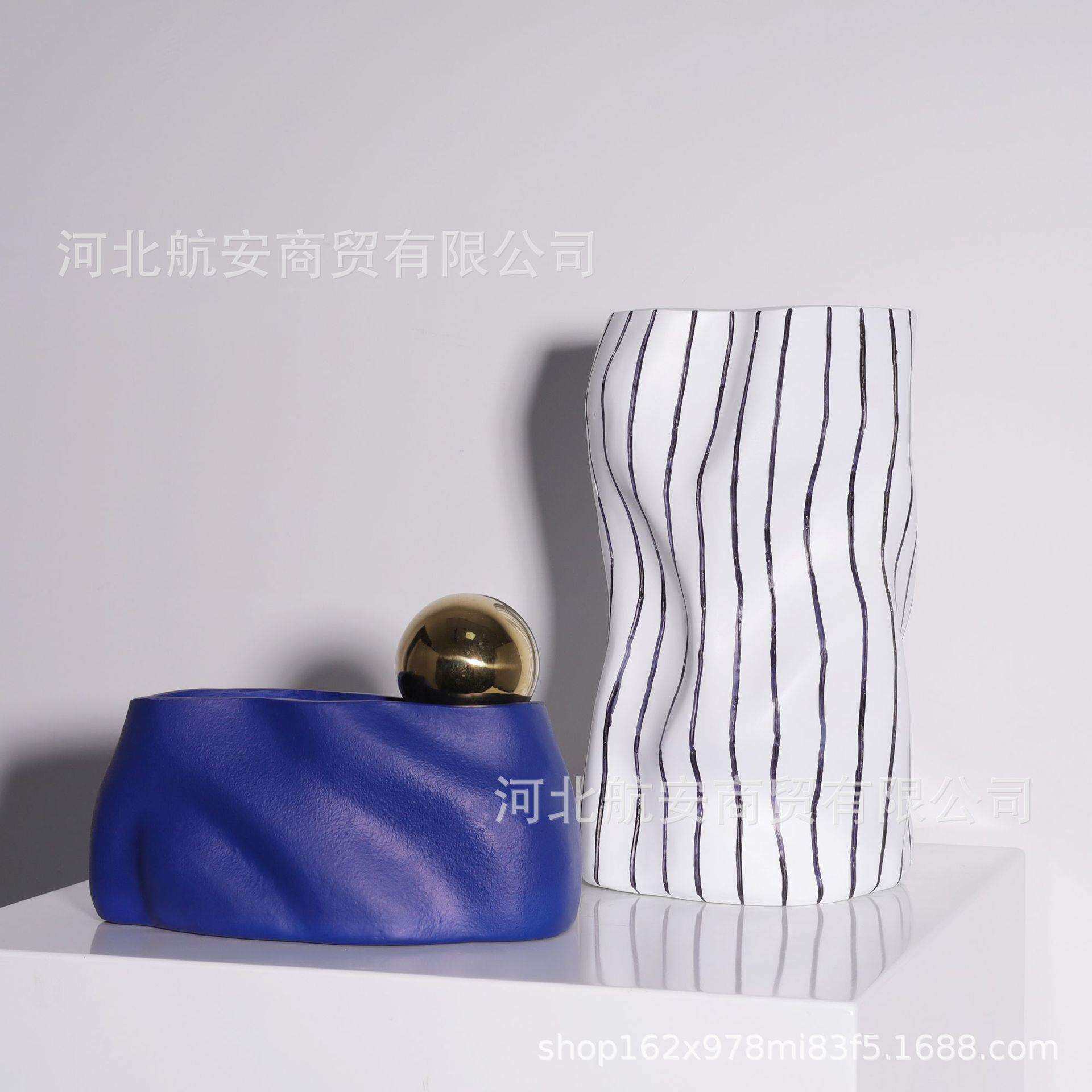 现代简约花器花插样板房售楼处桌面玄关树脂工艺品摆件软装饰品
