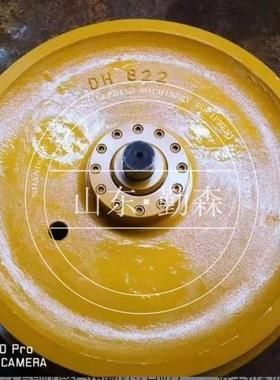推土机配件各种型号齐全D155A-5引导轮总成17A-30-00070
