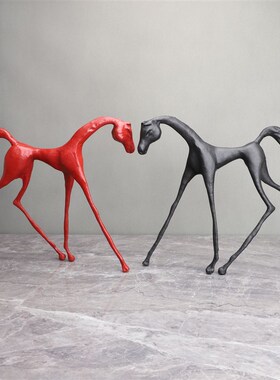 极速北欧创意铸铁马小红马书房样板房售楼部餐厅家U居玄关饰品摆