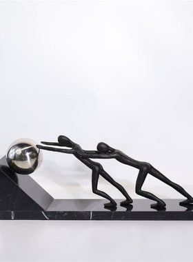 极速现代简约f抽象运动人物摆件大理石铸铁人物雕塑推球人摆件玄