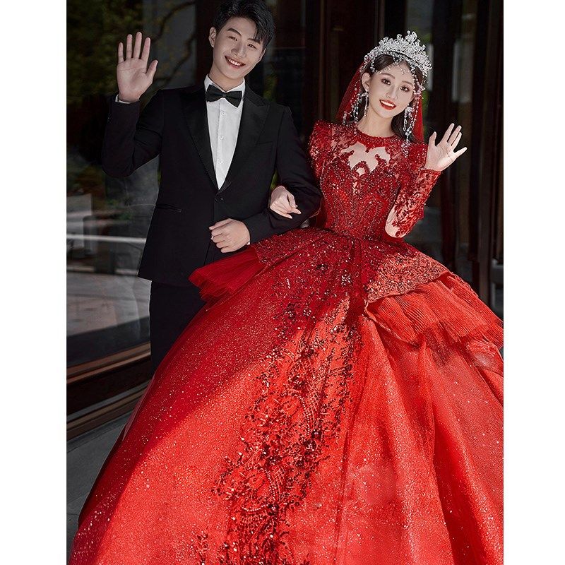 红色法式婚纱2024新款新娘轻奢小众高端大拖尾高级质感宫廷风主纱