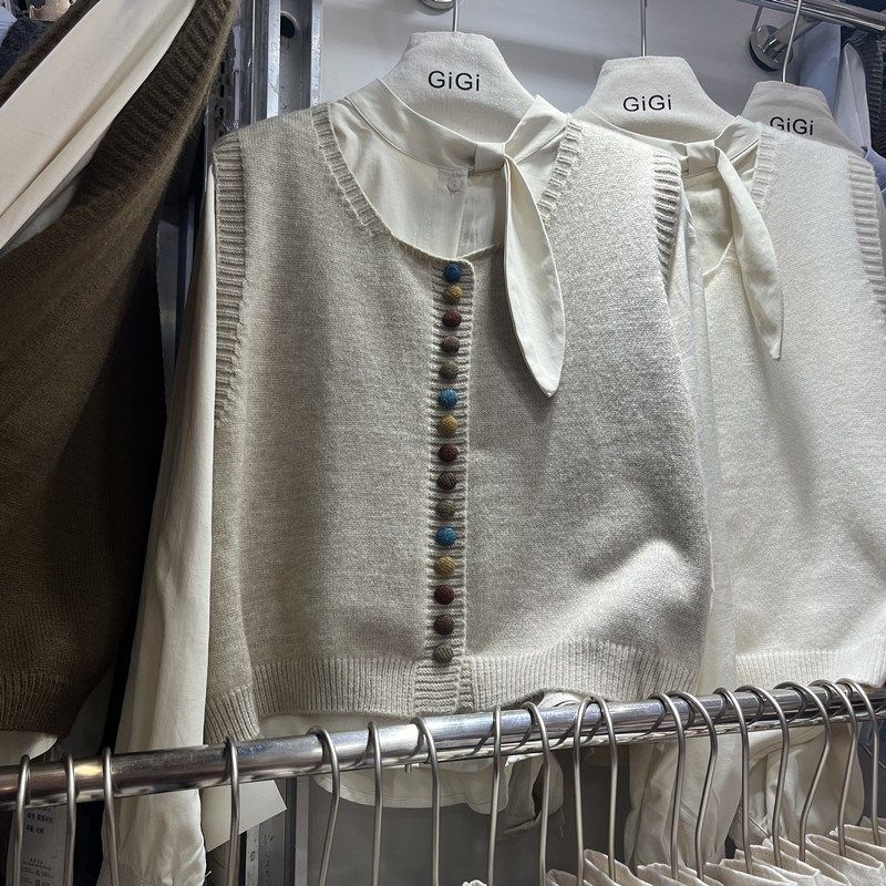 一整套穿搭高级感时尚针织彩扣马甲女气质娃娃领简约显瘦衬衫套装,女装/女士精品,马夹,淘宝优惠券,粉丝福利购,淘宝优惠卷