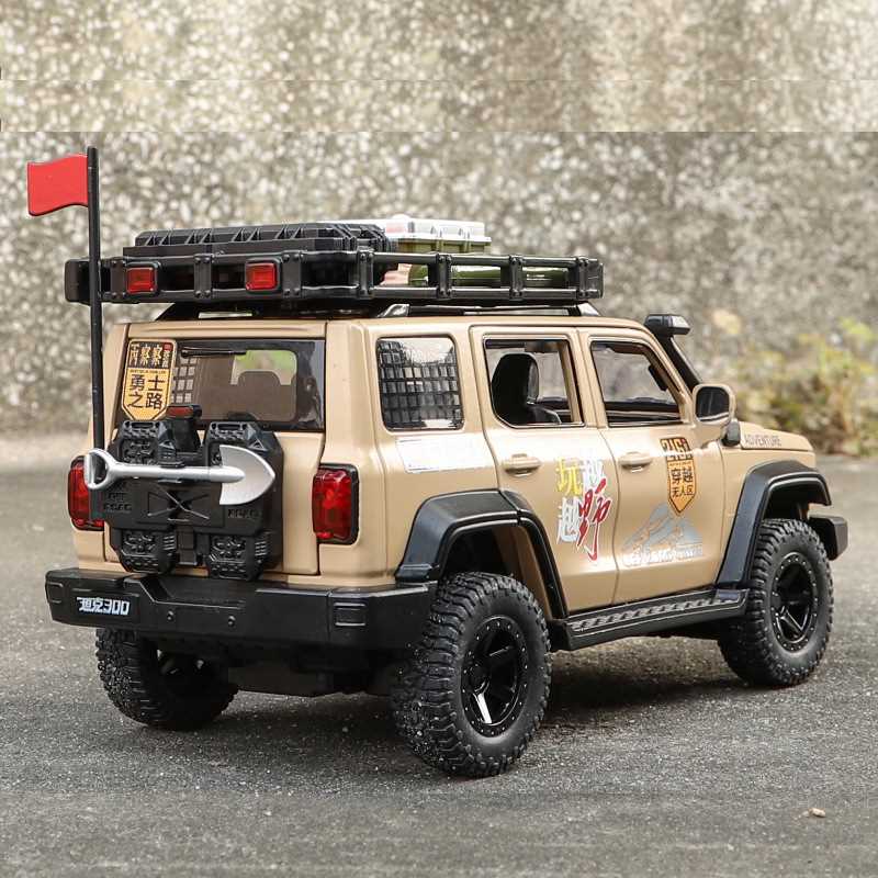1/24坦克300改装版合金汽车模型仿真越野车声光玩具车金属吉普车
