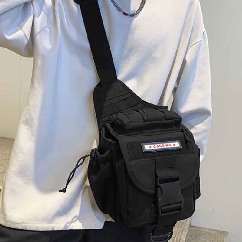 工装斜挎包男女户外大鞍包腰包摄
