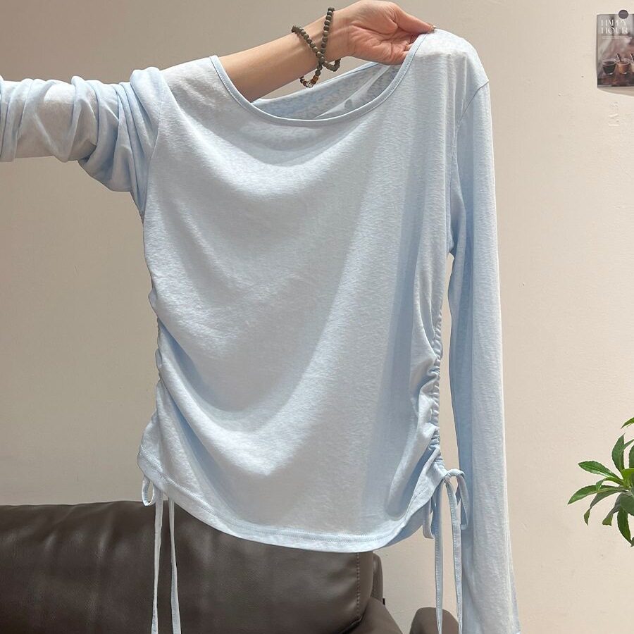 浅蓝色凉感防晒罩衫褶皱