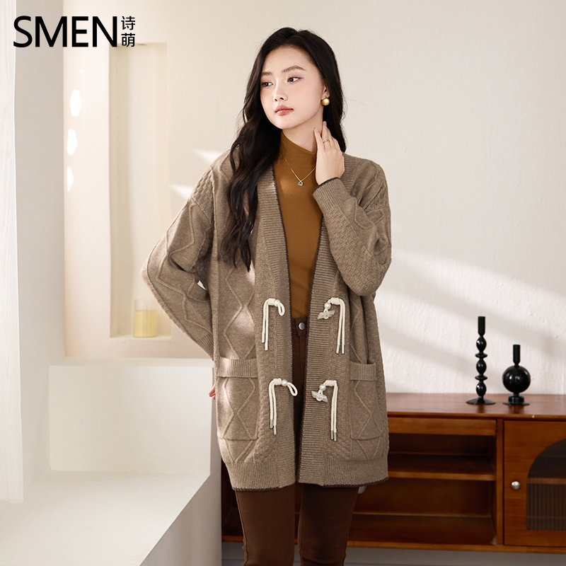 Smen诗萌慵懒风编织对扣毛织外套女2025冬提花宽松毛衣开衫上衣女