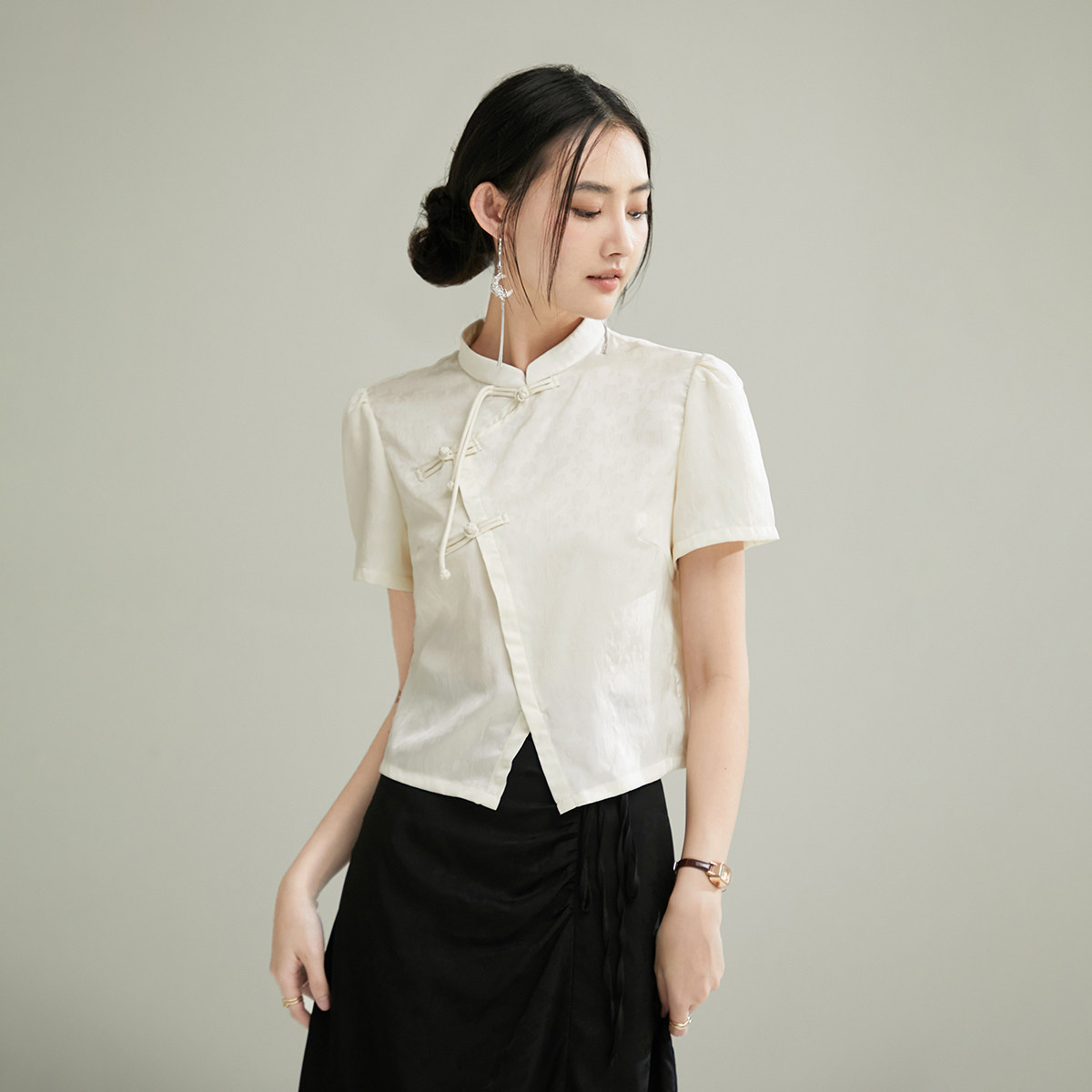 诗萌新中式衬衫2025夏季女装薄款短袖上衣盘扣时尚收腰开叉衬衣