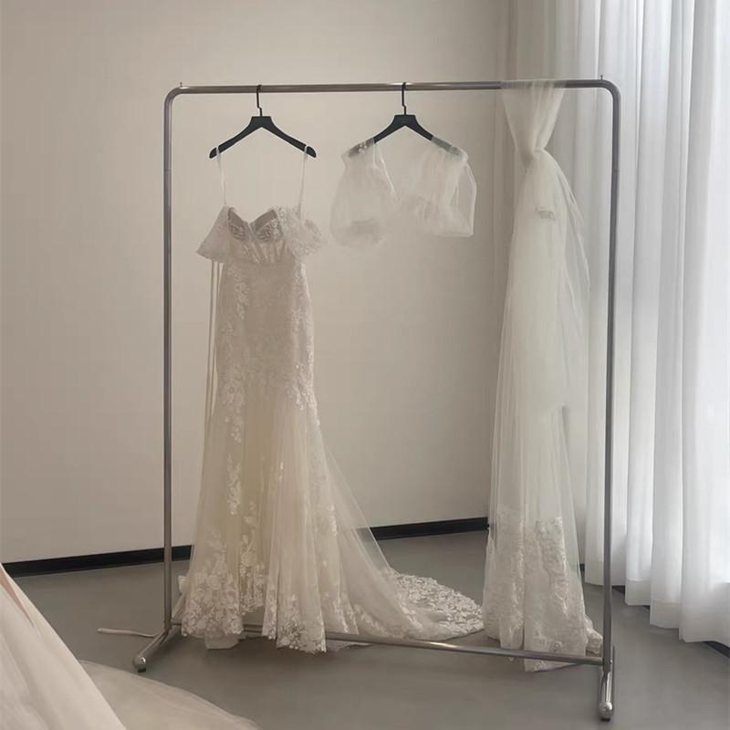 不锈钢落地婚纱架子礼服挂衣架秀禾服陈列货架拉丝银服装店展示架