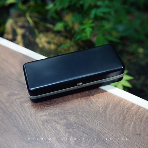 MARCWOOD眼镜盒送眼镜布