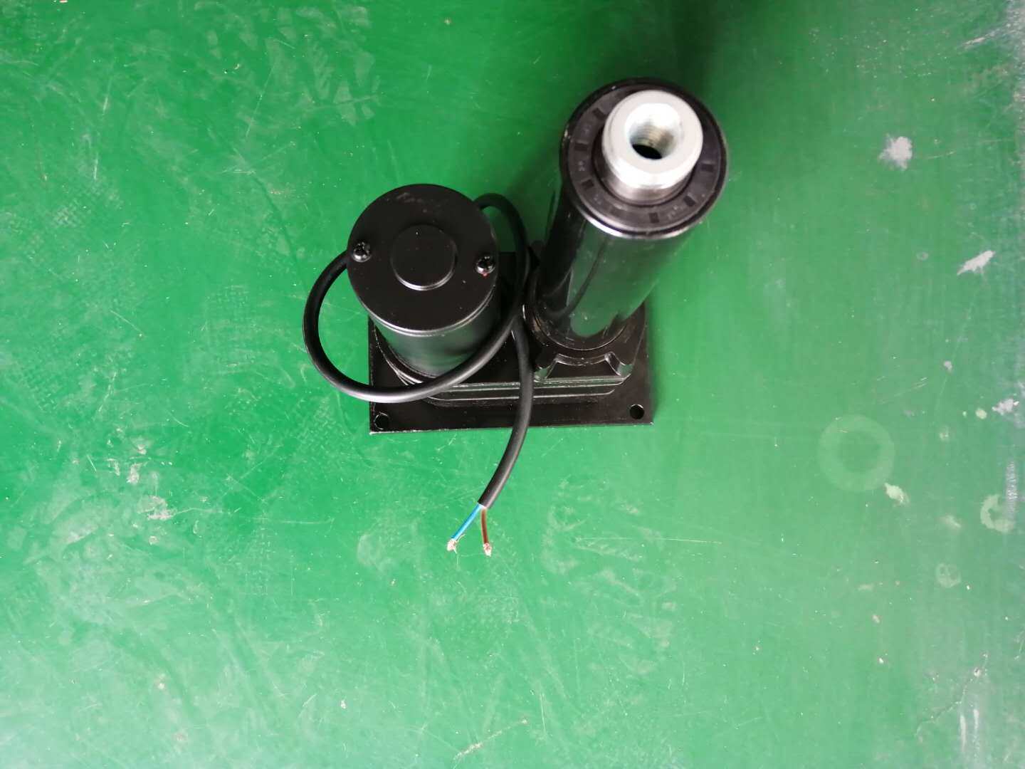 1吨力重型工业级电动推杆 12V24V48V推拉 升降 伸缩电机160mm/S