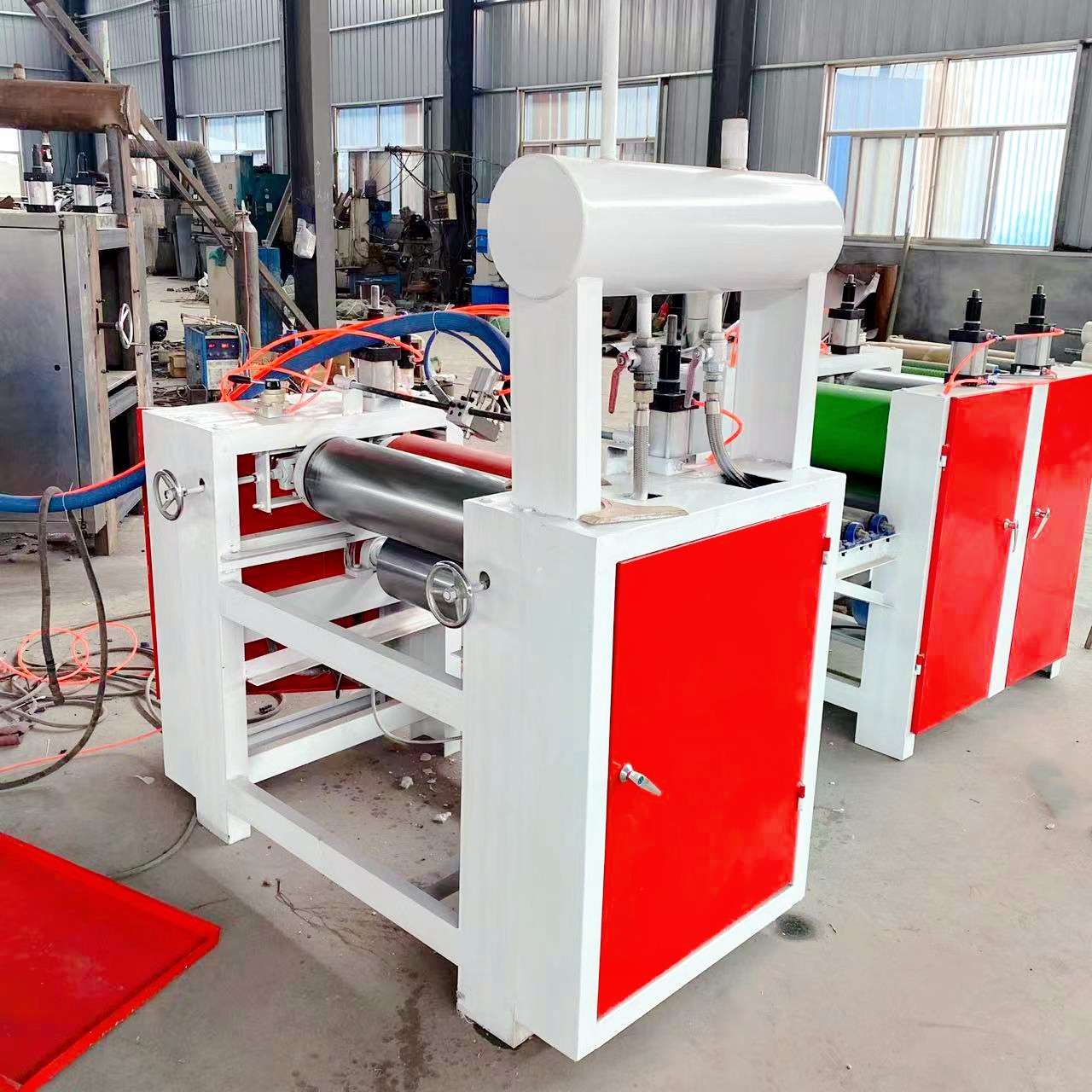 凹凸模压门双面涂胶机 木条大板单面过胶机 室内门铝蜂窝板淋胶机