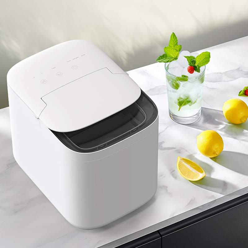 现货制冰机家用小型冰块机加水智能静音冰块迷你雪冰机奶茶机商用