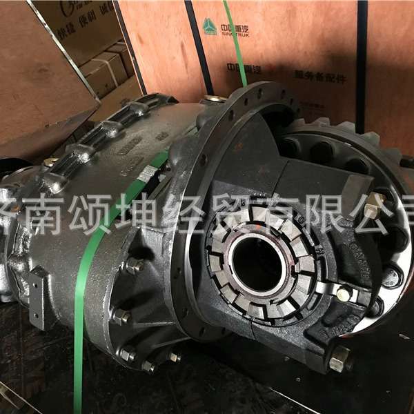 供用重汽中桥主减速器总成AZ9231320745