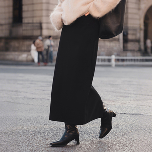 裙子 桑蚕丝山羊绒黑色半身裙女百搭休闲显瘦中长款 知喜ziJoy