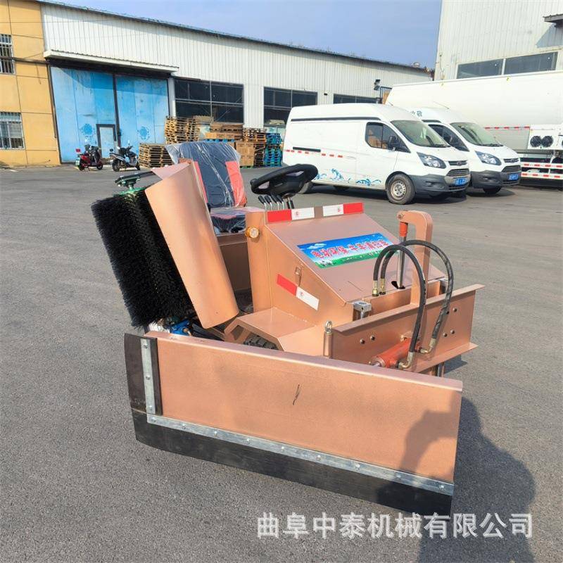 牛舍推草料用电动推料车畜牧场四轮牛槽清扫车喂牛剩料推料收集