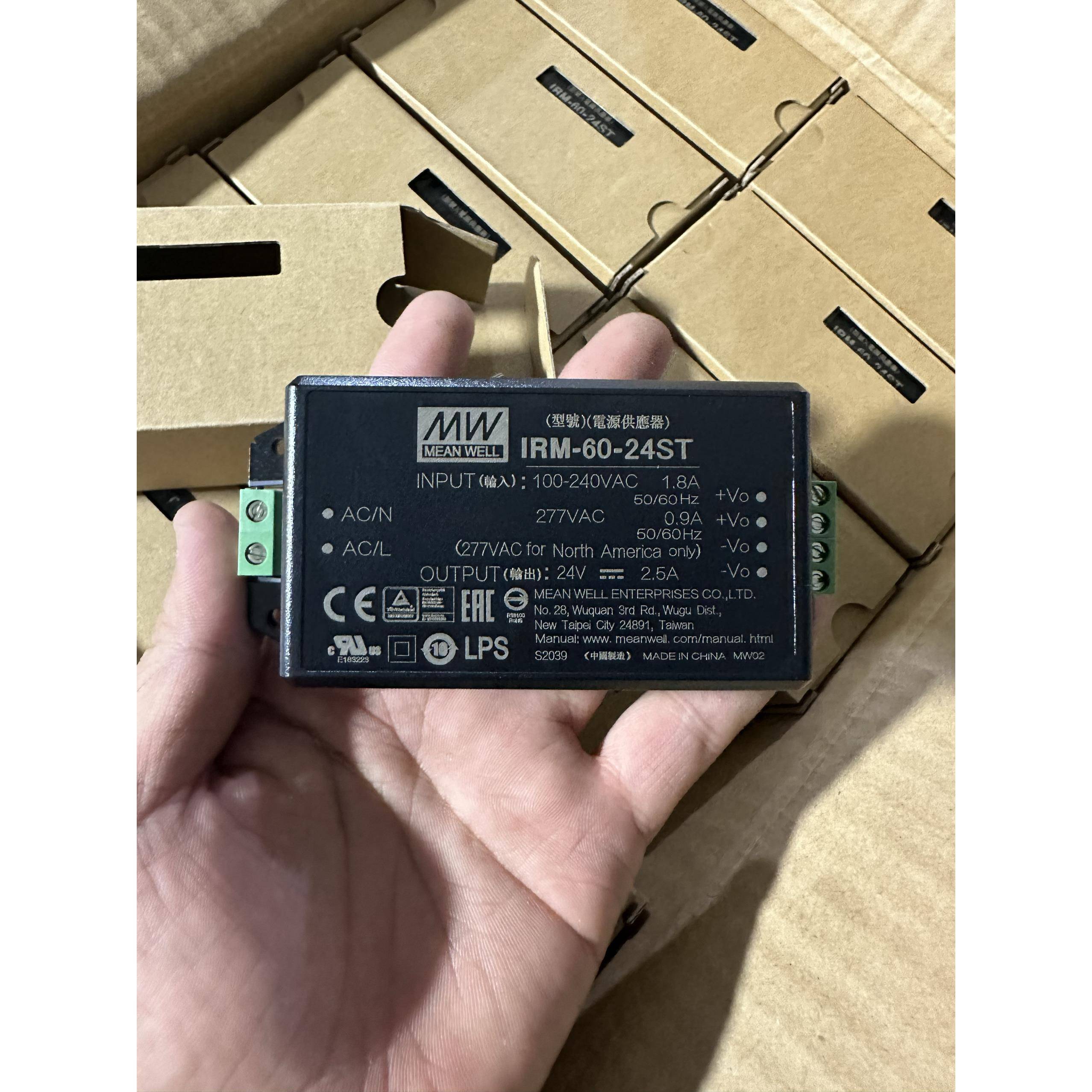 明纬IRM-60-24ST 开关电源60W模块24V超小型 24V2.5A 数量5000个