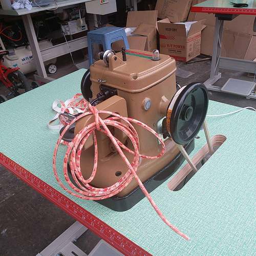 棉芯条包条机棉芯条抽条机数据线机包皮机自动供油拉邦机