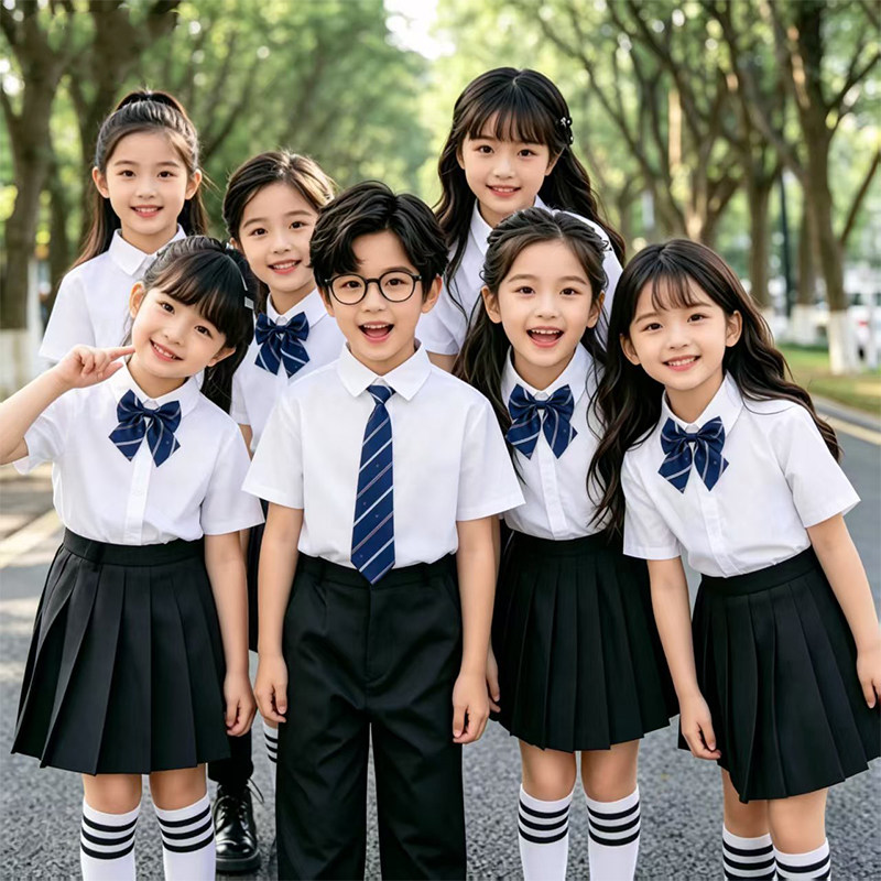 儿童班服小学生大合唱朗诵毕业照