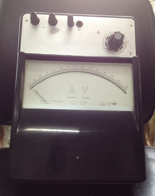 上海T24-AV交直流伏安表0.2级指针标准电压电流表0-30A7.5-750V