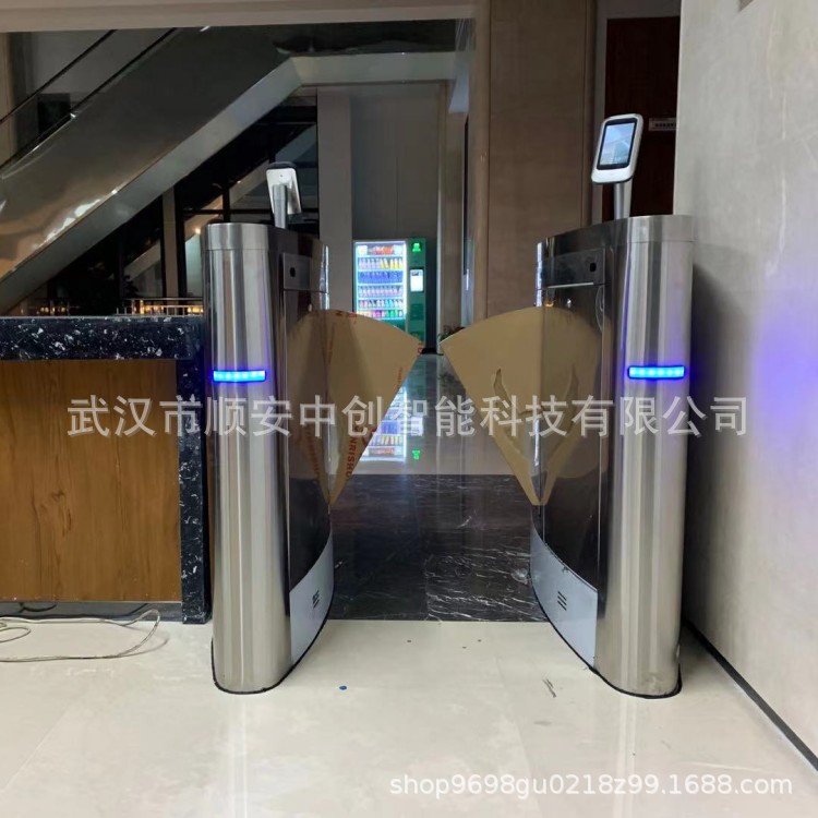 武汉大厦圆弧翼闸人脸识别闸机大门进出考勤门禁可触摸屏人脸识别