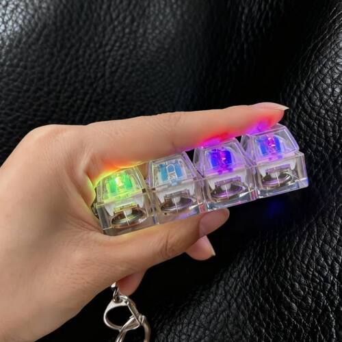【现货】解压四按键积攒电子钥匙扣发光键盘按钮青轴挂件玩具led