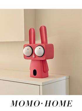 MOMO 手绘卡通红白大眼兔子树脂摆件家居软装玄关客厅工艺品