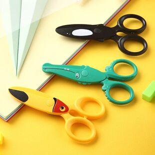 1 Pcs Cartoons Mini Scissors Plastic Kindergarten Manual Rou