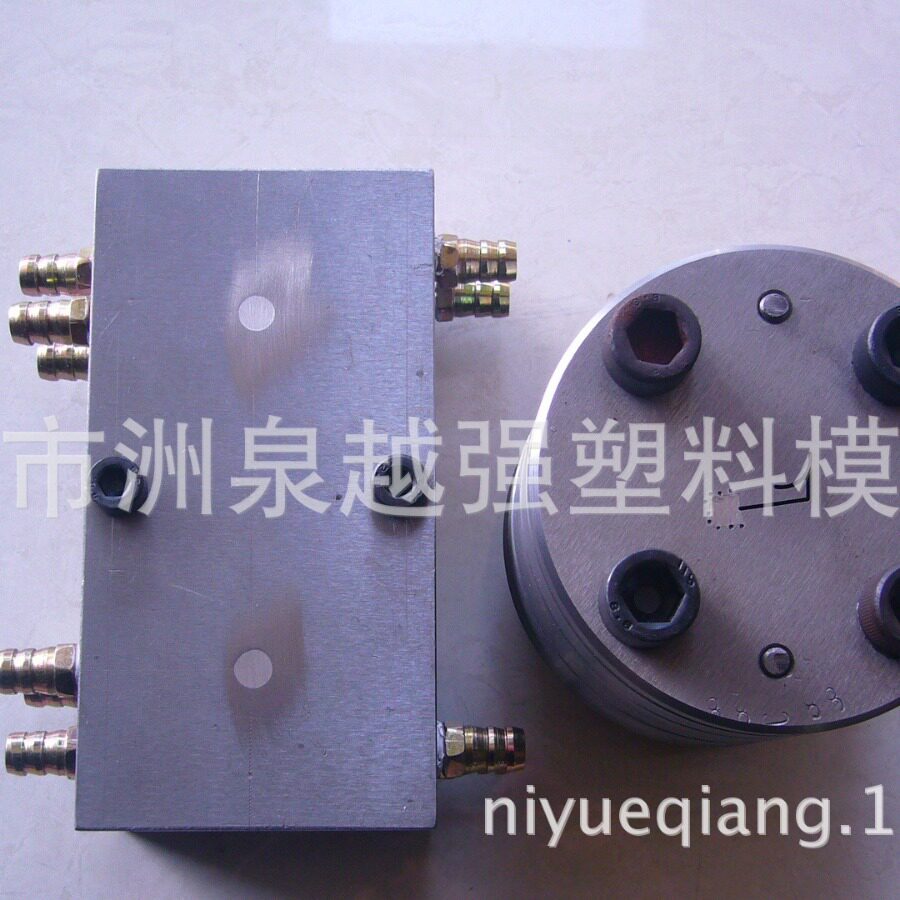 供应卡条装饰条塑料条防撞条型材挤出模具挤塑模具