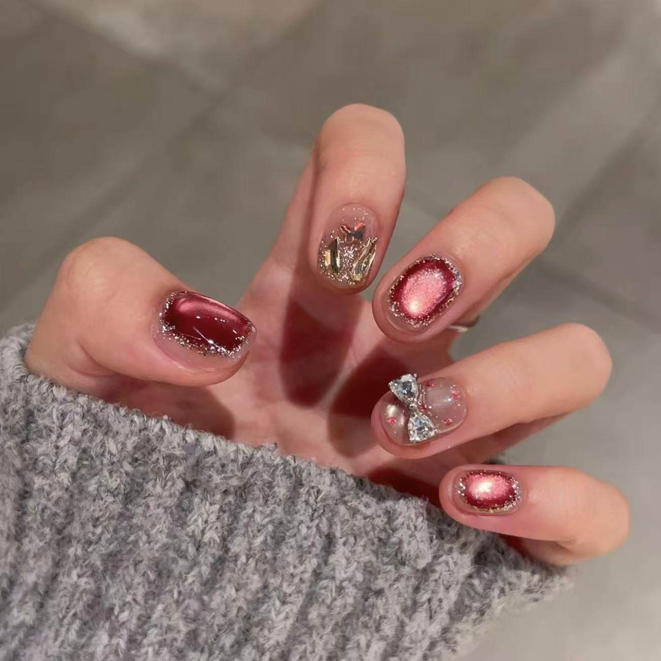 【在逃公主】高级钻款可爱波点追光猫眼纯手工穿戴甲2026新年爆款,彩妆/香水/美妆工具,穿戴甲/甲片,淘宝优惠券,粉丝福利购,淘宝优惠卷