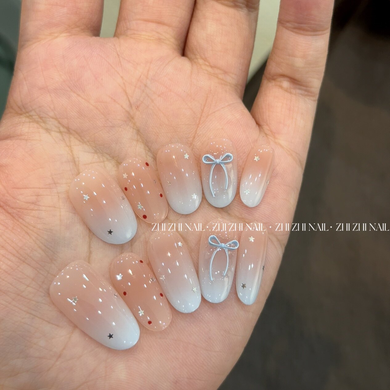 纯手工穿戴甲冰透蓝渐变显白美甲