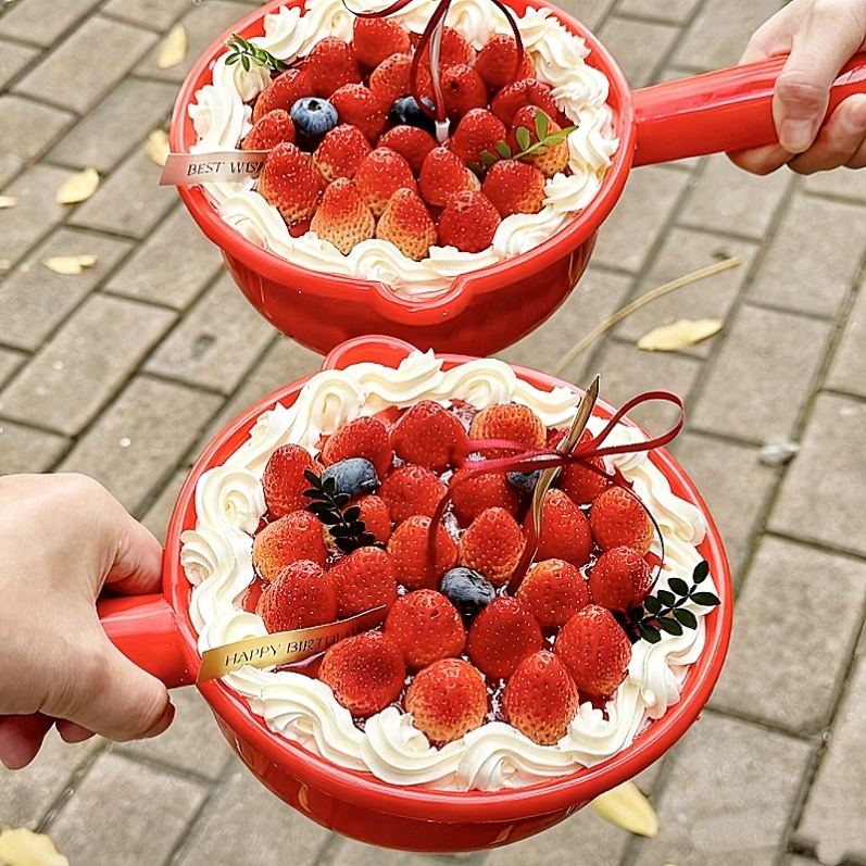 2026网红新年圣诞节创意草莓蛋糕装饰红色复古水瓢小红书搞怪水舀