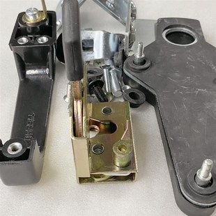 BSJ10587约翰迪尔拖拉机原厂配件5E1004 6B1204右门锁总成 6B1404