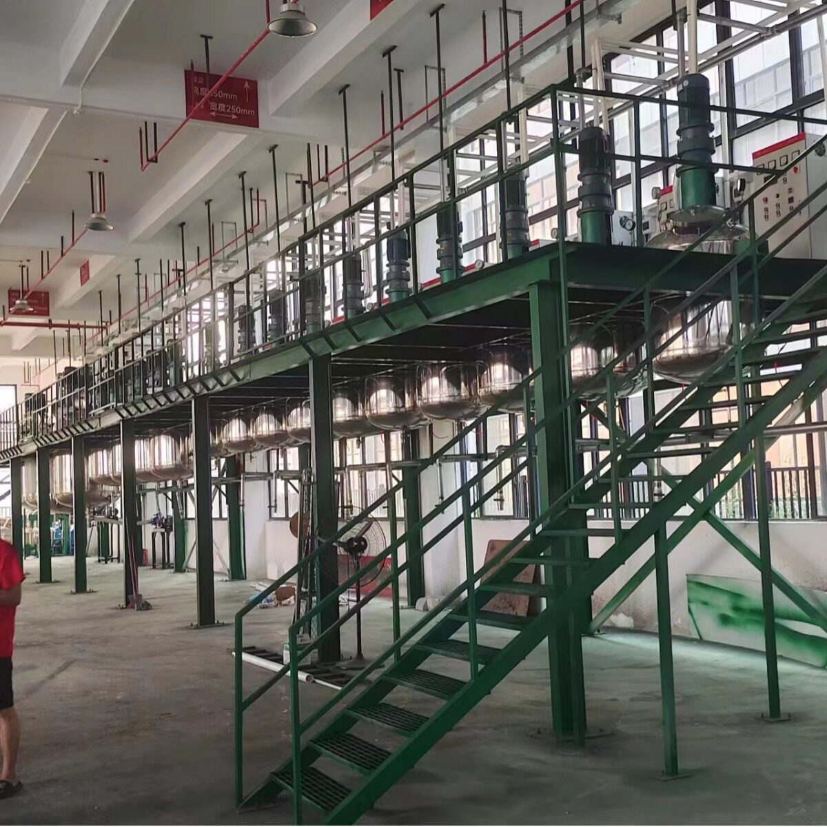 厂家直供不锈钢反应釜电加热304不锈钢反应釜 真空搅拌罐反应釜