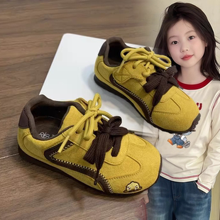 女童鞋子黄色儿童运动德训板鞋2025新款秋季女孩小黄鸭卡通休闲鞋