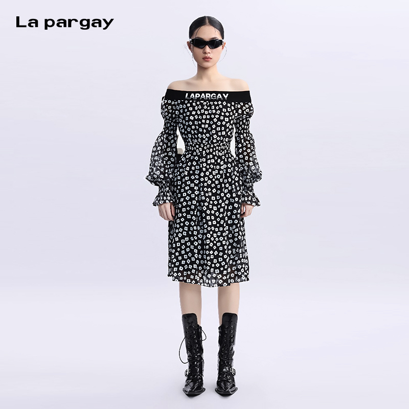 La Pargay/纳帕佳一字肩收腰连衣裙2025夏新款时尚潮牌碎花a字裙