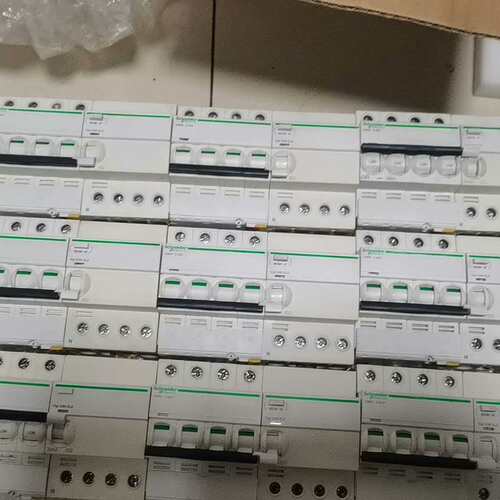 议价断路器IC65N 4P/C63A带漏保