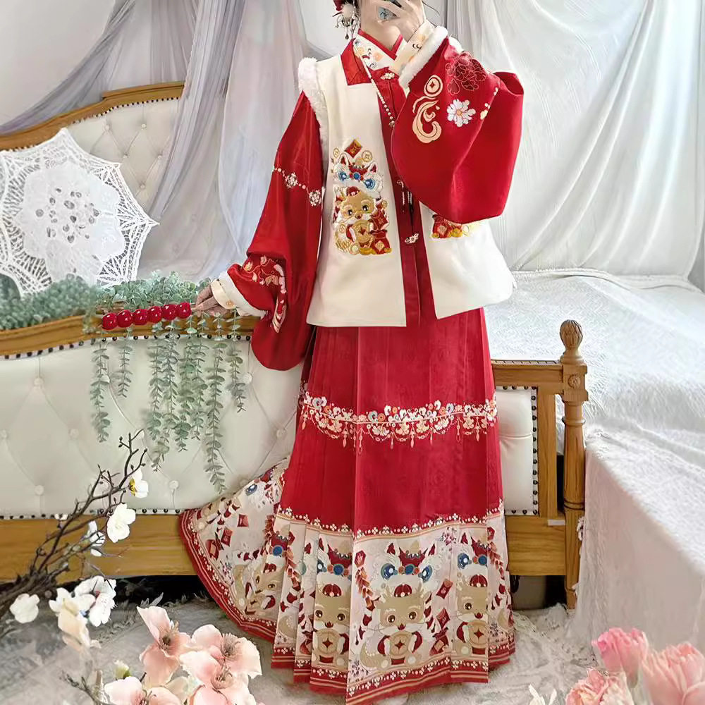 原创汉服女2025新款明制方领刺绣比甲马面裙拜年服加绒秋冬日常装,女装/女士精品,汉服套装,淘宝优惠券,粉丝福利购,淘宝优惠卷