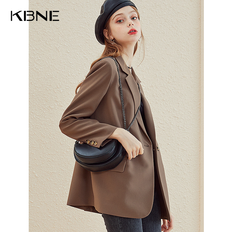 口袋+两粒扣+西装