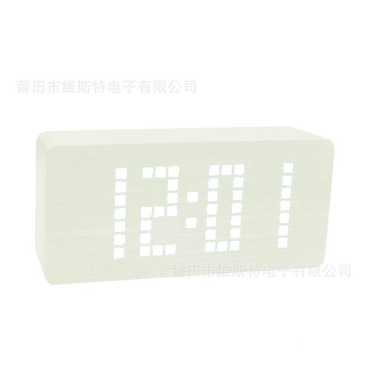 LED-871家木质多功能木头温度时钟时尚创意码钟数声居控点阵闹钟