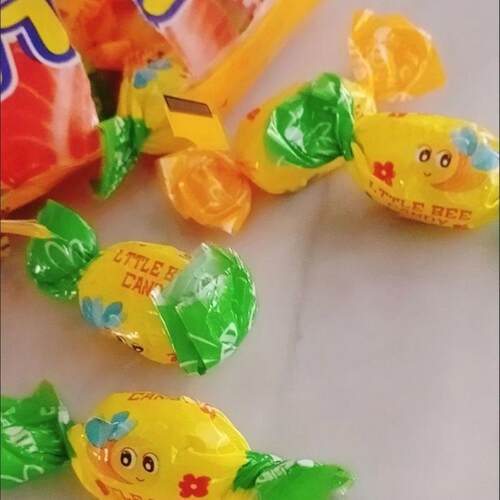 俄罗斯风味小蜜蜂夹心爆浆果汁软糖水果喜糖休闲零食年货糖果